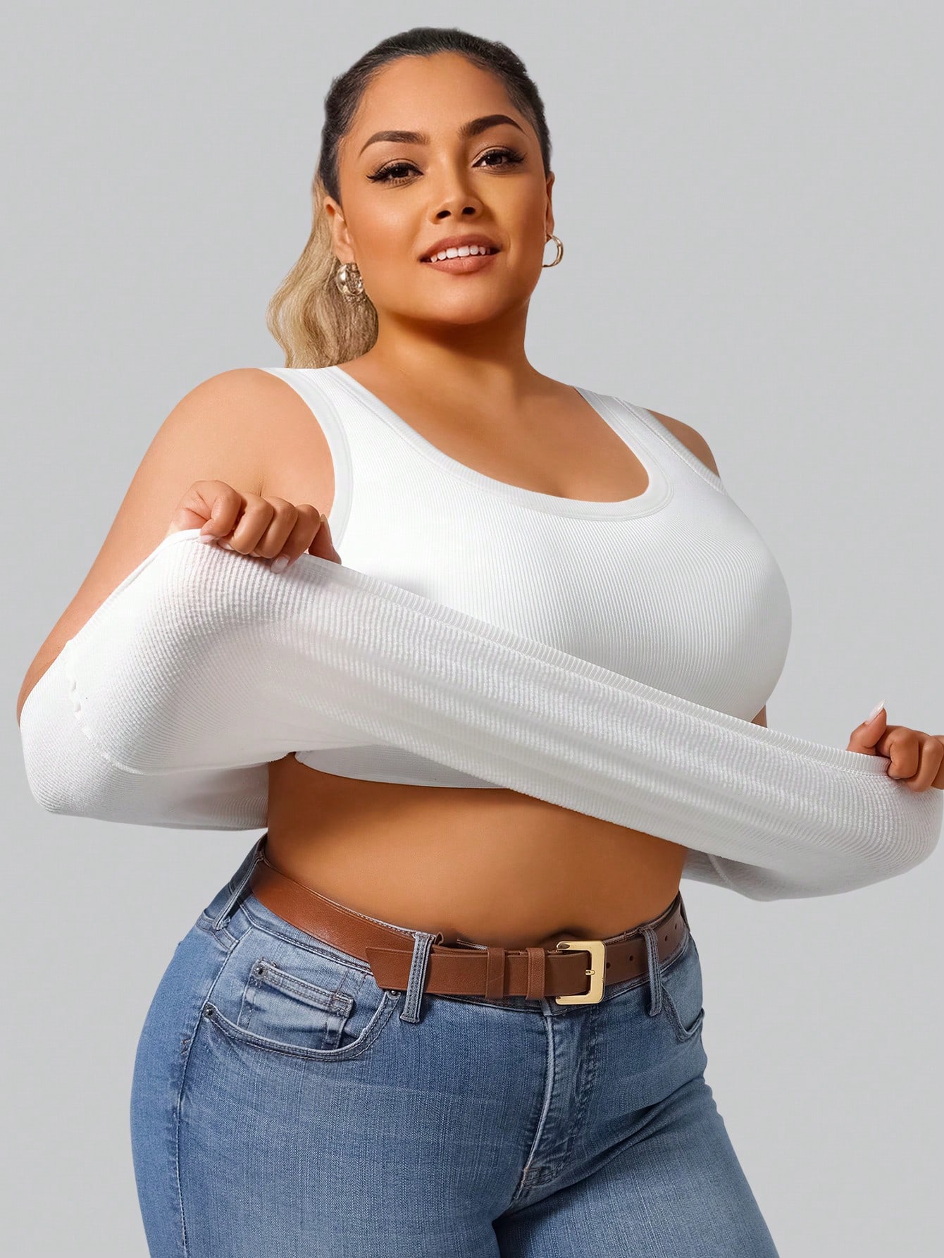 قميص نسائي بدون أكمام ذو رقبة  - مراجعة Lace Trim Cami وسعره