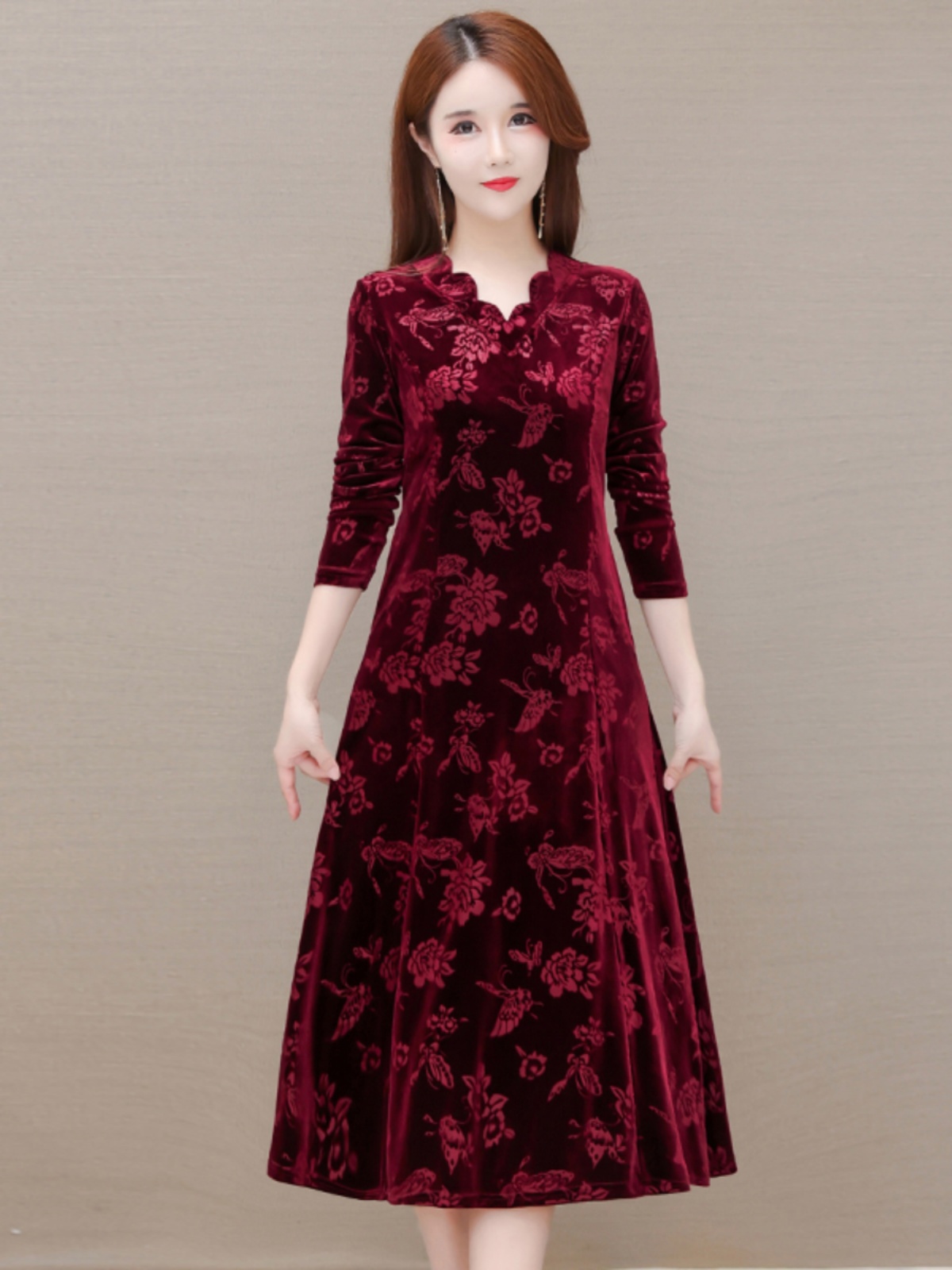 فستان مخملي أنيق برقبة على شكل - مراجعة Women Fashion Over The Years وسعره